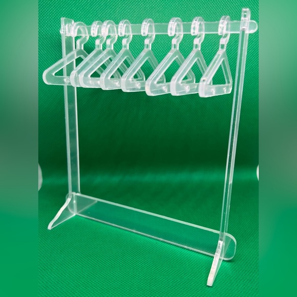 Clear Acrylic Earring Stand Rack with 8 Hangers - Picture 2 of 6